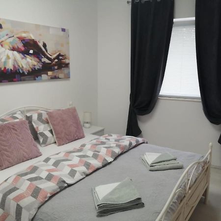 Lea&Tea'S Apartment Plano Bagian luar foto
