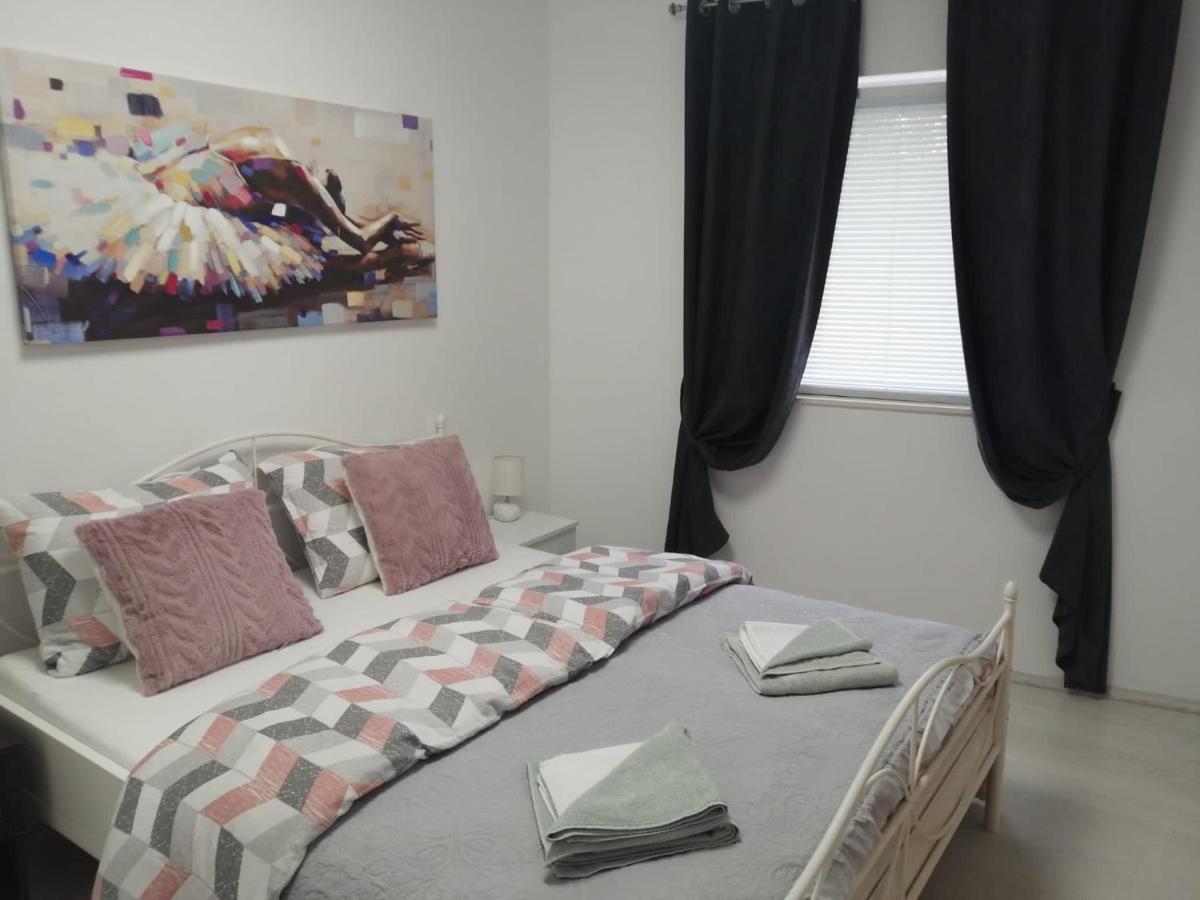 Lea&Tea'S Apartment Plano Bagian luar foto
